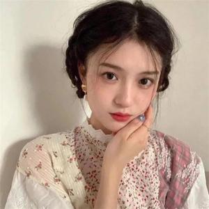 美女换衣裸体❌扒开腿视频
